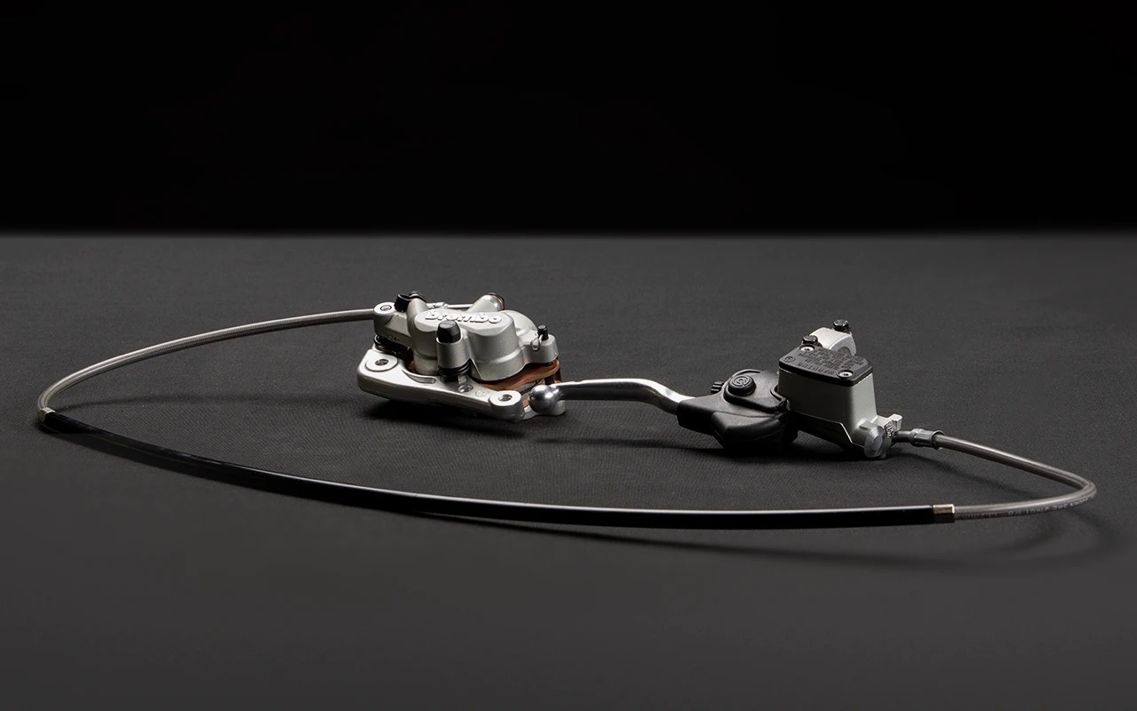 uXZhAbKg5O_Front brake assembly.jpg